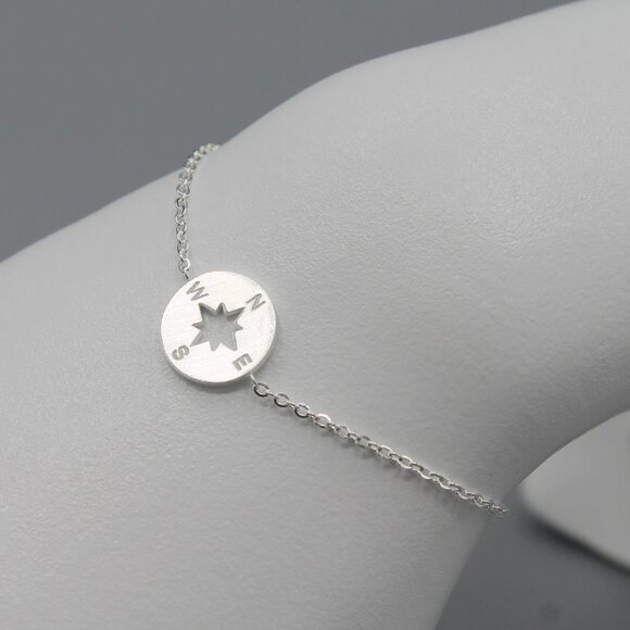 Compass travel adventure silver tone bracelet - Picture 1 of 5
